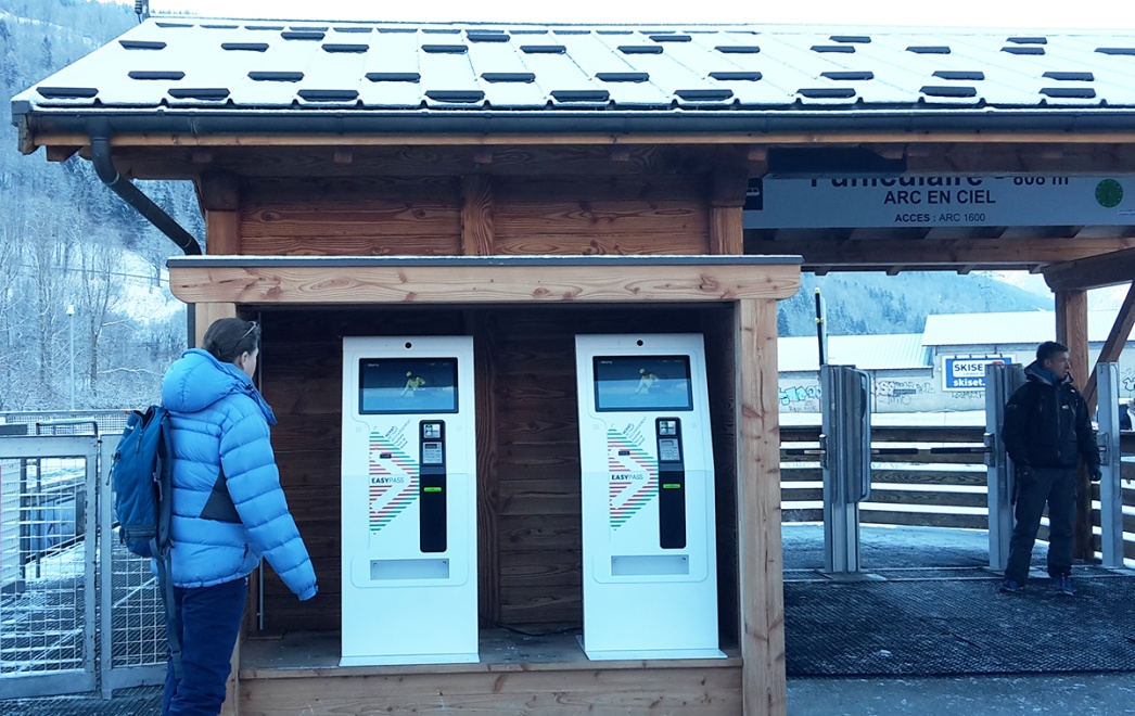 Borne distribution de skipass les Arcs